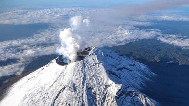 Volcán Popocatépetl aumenta actividad en 24 horas; registra 25 exhalaciones y 3 explosiones