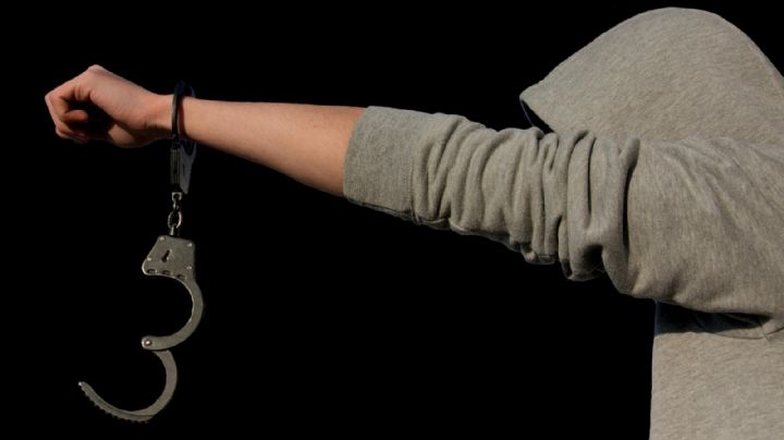 Prófugo de la justicia se entrega la policía; prefirió la cárcel que seguir en su casa