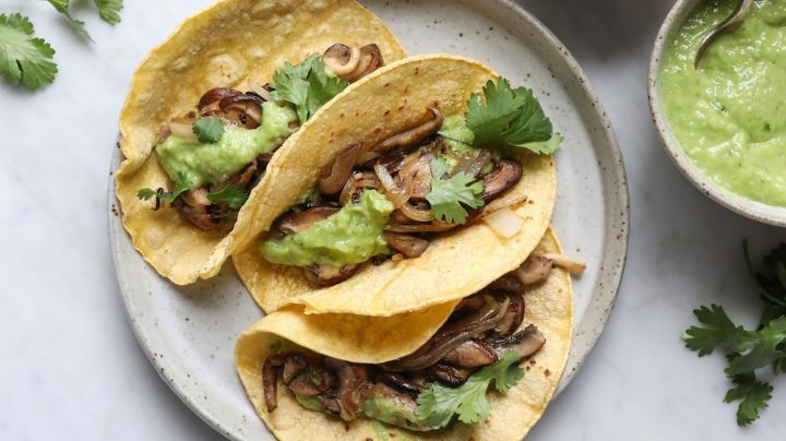 ¿No te gusta el pescado? Prepara unos tacos de setas estilo carnitas esta cuaresma