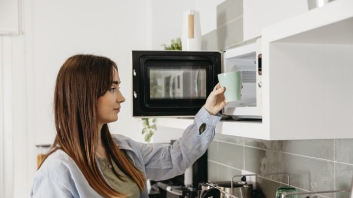 ¡Ten cuidado! Existen algunos alimentos que no debes meter al microondas