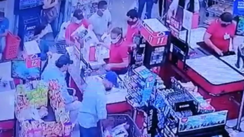VIDEO: A sangre fría, sicario ejecuta a tiros a exnarco y a una cajera en supermercado