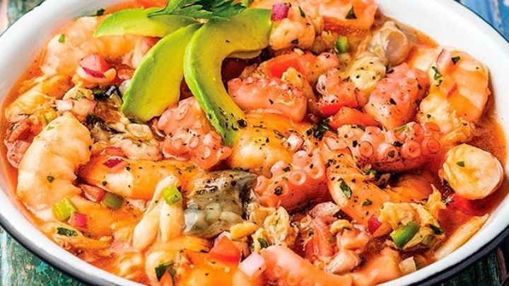 ¡Vuelve a la vida! Aprende a preparar este popular platillo de mariscos
