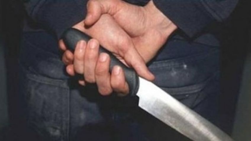 Macabro ataque: A plena luz del día, niño es acuchillado por dos adolescentes en la calle