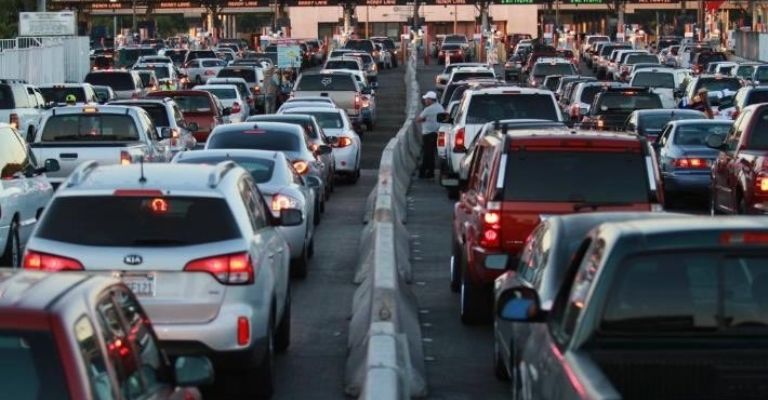 'Javi' baila en la Garita para pagar su universidad