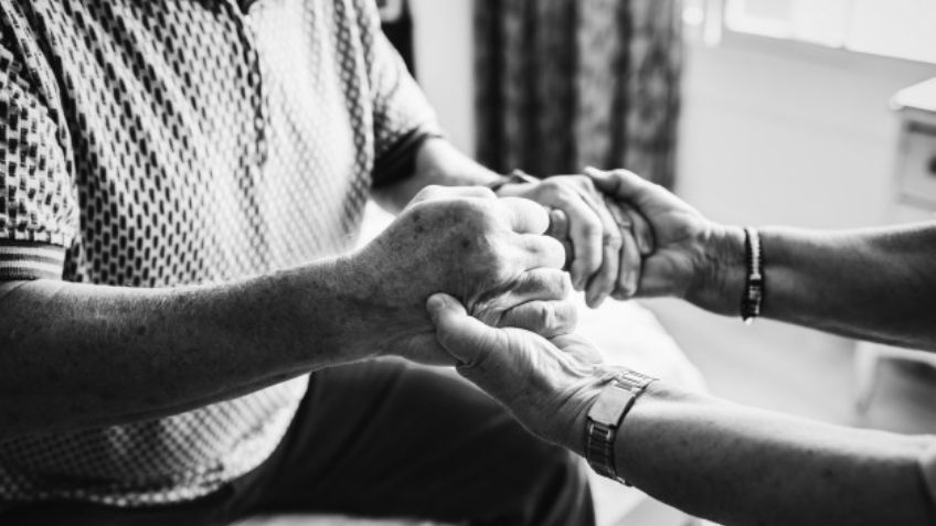 Dale ánimos a un adulto mayor con estas frases motivadoras durante la pandemia