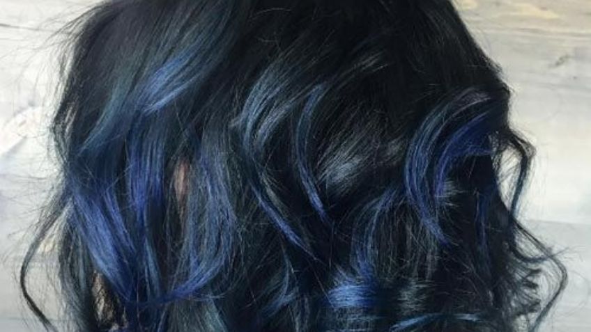 Como el mar, el 'balayage' azul le dará la personalidad de la marea a tu cabello