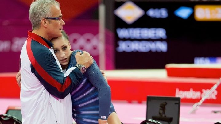Exentrenador del equipo de gimnasia de EU se suicida tras ser acusado de abuso sexual