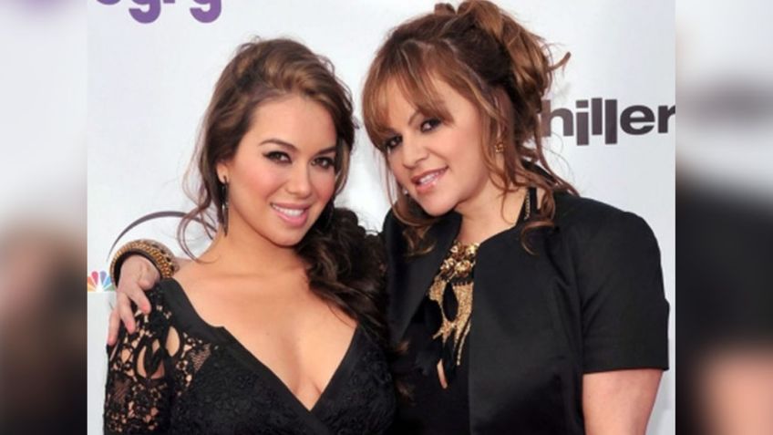 ¿Sigue los pasos de Jenni Rivera? Tras dejar a Lorenzo, Chiquis hace esto con el Grupo Firme