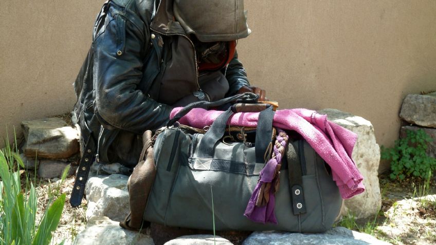 TikTok: Adolescente vagabundo muestra cómo él y su madre sobreviven con 1 dólar 