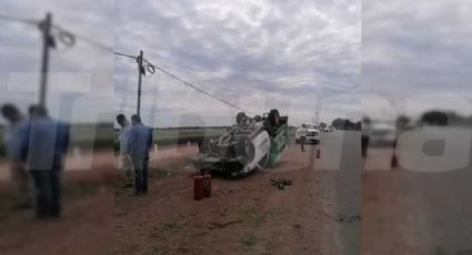 Peligro en el Valle del Yaqui: Vuelca camioneta con cilindros de gas y chofer resulta herido