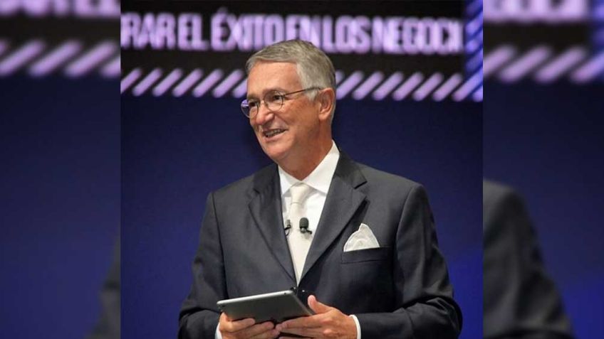 "Deje de llorar": Salinas Pliego arremete contra usuario que se queja de Total Play