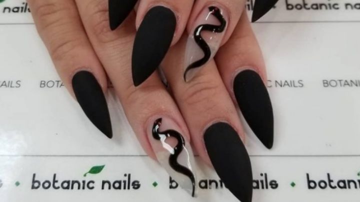 ¡Igual que la noche! Lleva el misterio del negro en tus uñas con estos fantásticos diseños