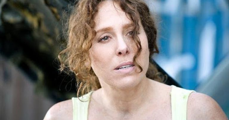 Azela Robinson sufre accidente en un avión