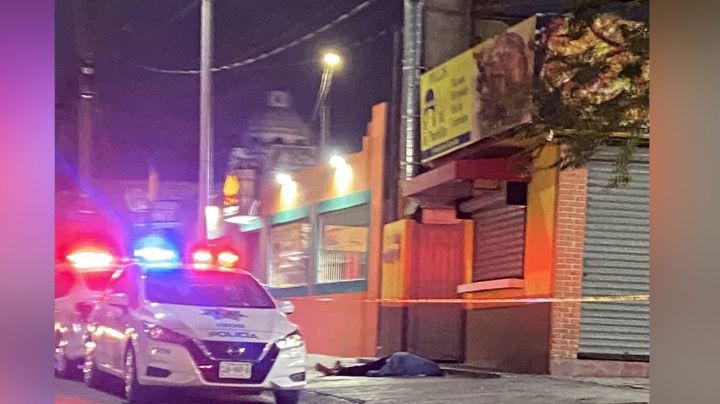 Cadáver tendido en frente de una pollería desata una fuerte movilización policíaca