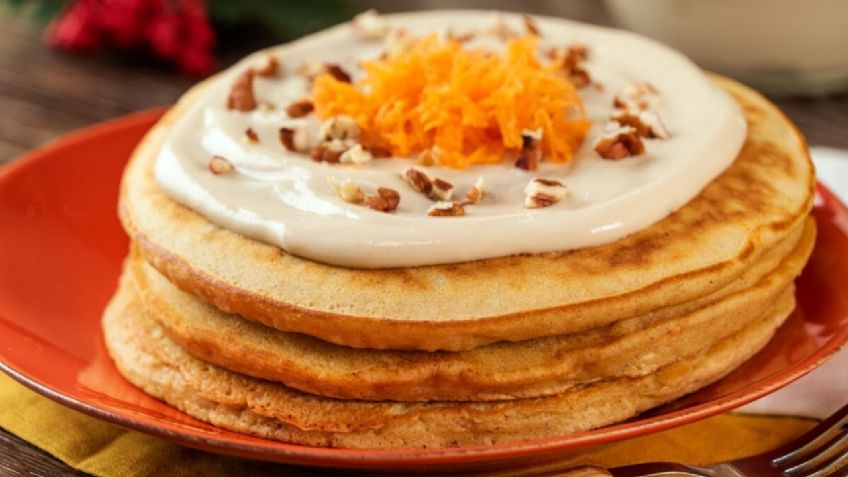 ¿Desayuno saludable? Estos 'hotcakes' de zanahoria son una maravillosa opción