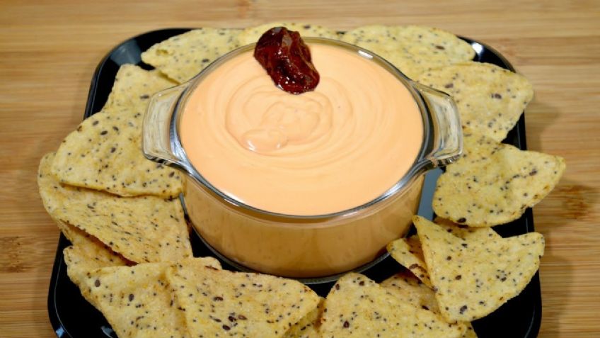 ¡Perfectos para el Super Bowl! Deditos de queso con aderezo de chipotle