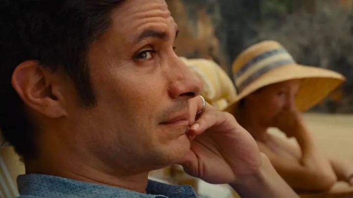 Gael García sorprende al aparecer en el Super Bowl para promocionar su nueva película