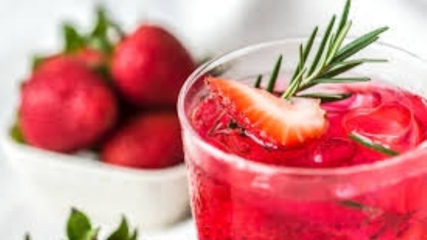 Brinda por el amor este San Valentín 2021 con esta deliciosa mimosa de fresa