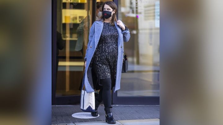 Nieta de la Reina Isabel II presume su 'pancita' de embarazada en evento real