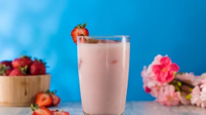 El toque final de todas tus comidas será esta increíble agua de horchata de fresa