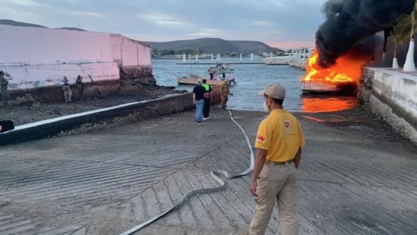 ¡Se salvaron! Minutos después de desembarcar se incendia yate turístico; todos sobrevivieron