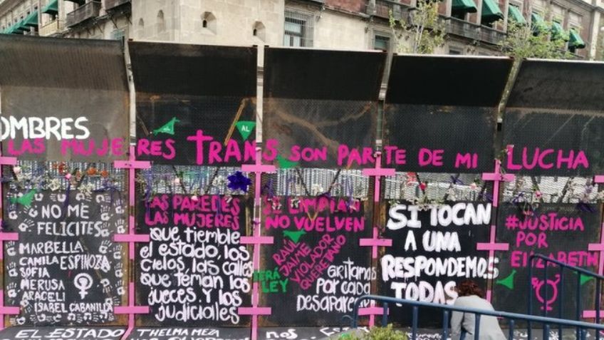 AMLO afirma que 'muro de la paz' se iba a quedar una semana, "pero lo tiraron"