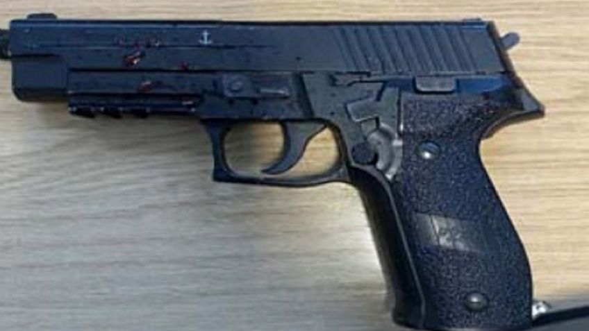 "Pensé que iba a morir": Niña de 14 años encañona a mujer policía con una pistola falsa