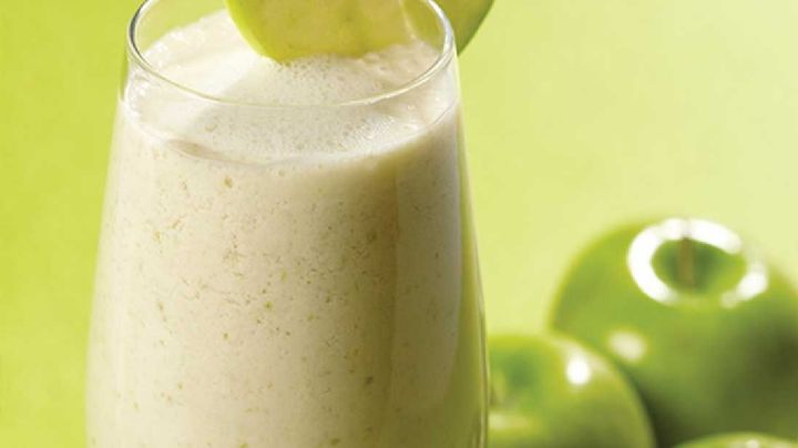 Aprovecha los beneficios de la manzana con esta rica, sencilla y refrescante agua