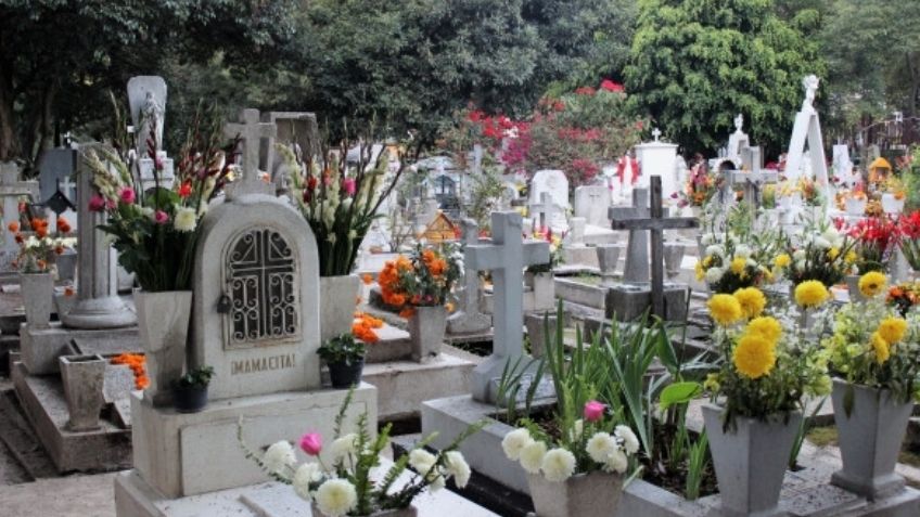 Sicario ACRIBILLA a mujer indígena en panteón; cae MUERTA sobre la tumba de su esposo