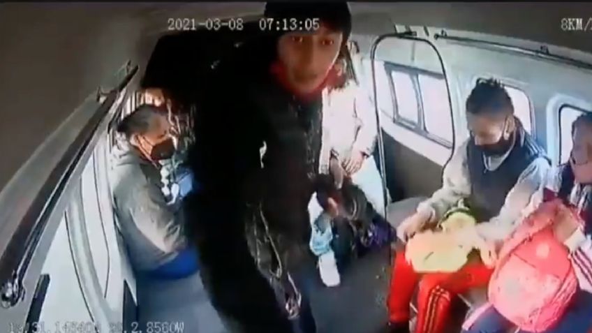 (VIDEO) "¿Quieres un balazo o qué?" advierte asaltante en una 'combi' en Ecatepec, Edomex
