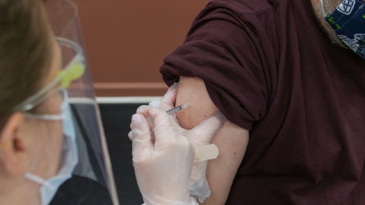 ¿El fin de AstraZeneca? Este país de Asia sigue a Europa y deja de aplicar la vacuna Covid-19