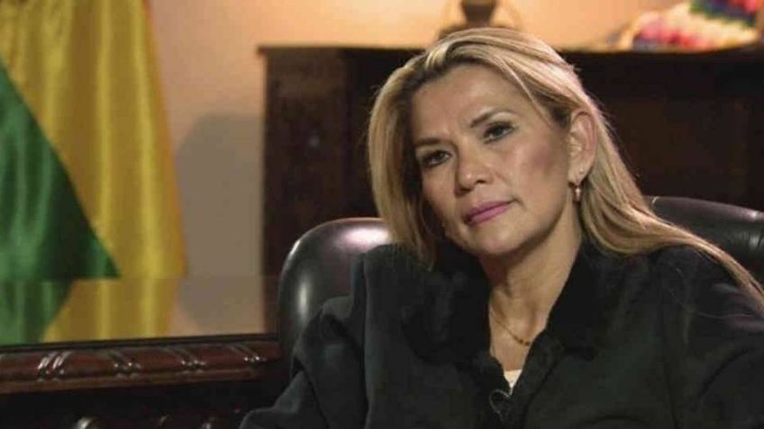 Por terrorismo y conspiración, ordenan arrestar a expresidenta de Bolivia y su gabinete