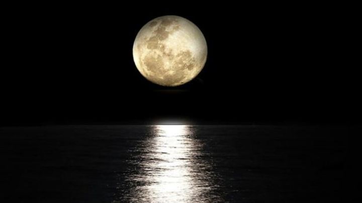 Luna nueva en Piscis: Descubre cómo mejorar tus finanzas y relaciones con esta fase