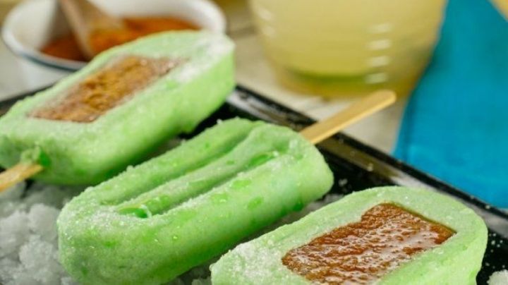 Refresca tus vacaciones de Semana Santa con estas paletas rellenas de chamoy