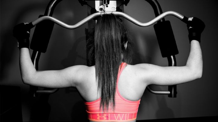 ¡Impactante! Descubre qué le pasaría a tu cuerpo si hicieras ejercicios con pesas