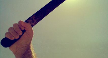 ¡Con machetes! Vecinos dan tremenda golpiza a ladrones que trataron de robar una vivienda