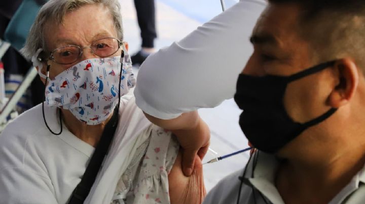 Descartan casos de trombosis en pacientes con la vacuna de AstraZeneca en la CDMX