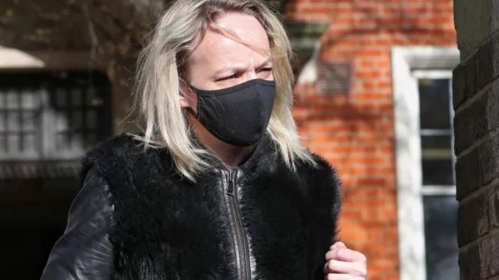 Pasajera enloquece, desgreña a azafata y grita estremecedor mensaje en avión: "Mueran todos"