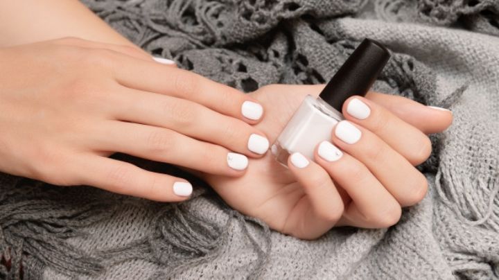 ¿Tienes un evento importante? Luce espectacular con estos diseños de uñas en blanco
