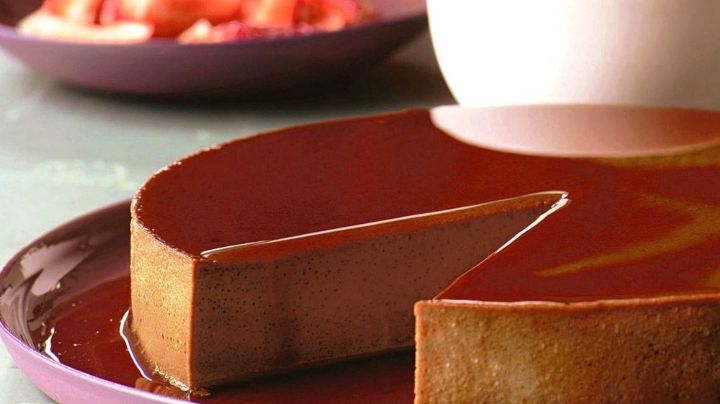 Cierra con broche de oro todas tus comidas con este delicioso flan de café