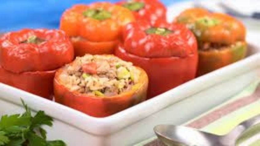 Consiente a tu paladar en esta Cuaresma con estos ricos pimientos rojos rellenos de atún