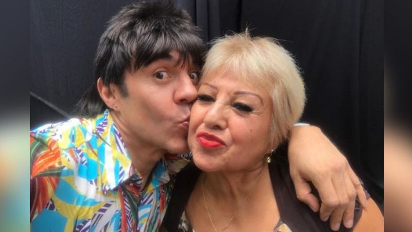 Adrián Uribe pone en aprietos a su mamá y termina por avergonzarla en redes con este VIDEO