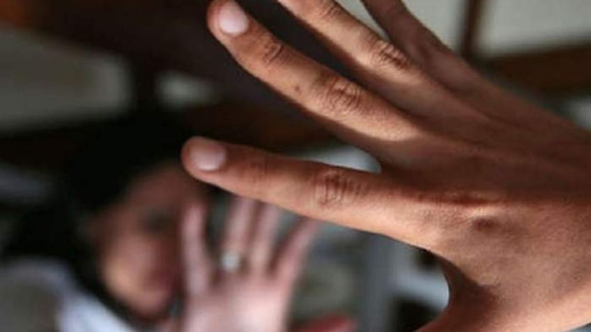 Acabó muerta: Así fue el brutal asesinato de Isabel; su esposo ebrio la golpeó y acuchilló