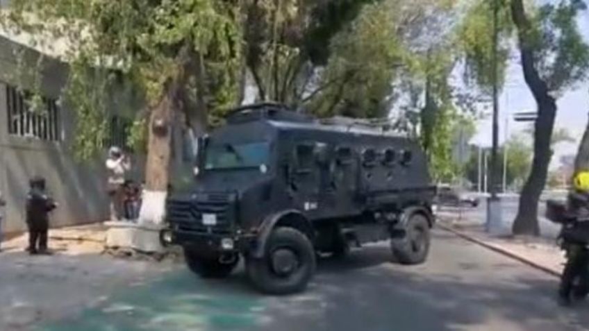 Con un fuerte operativo, madre de 'El Lunares' es trasladada al centro de arraigo de la CDMX