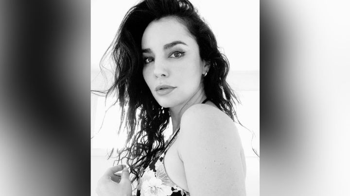 Martha Higareda acapara reflectores al pasear en traje de baño por un puente