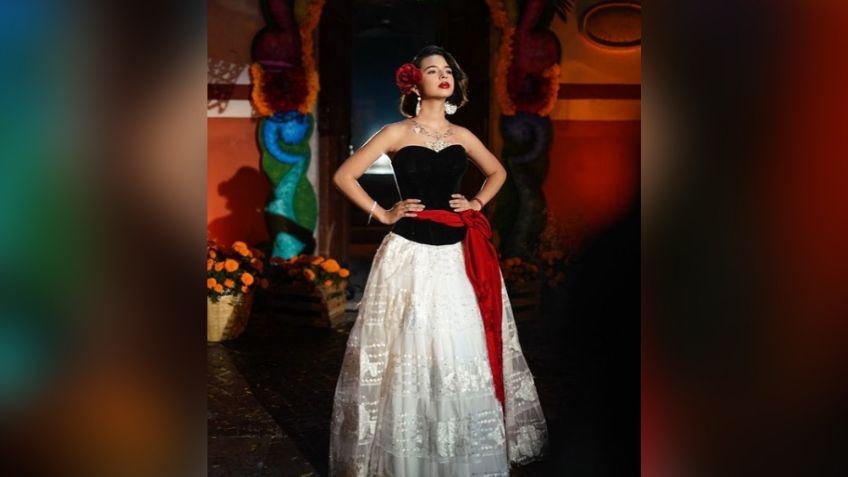 ¡Divina! Ángela Aguilar se toma un descanso y presume su belleza desde el mar