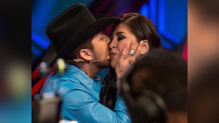 Familia Nodal, de fiesta: Madre de Christian Nodal recibe anillo de compromiso