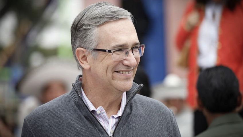 "Qué sea en mi helicóptero": Así responde Salinas Pliego a invitación del 'Escorpión Dorado'