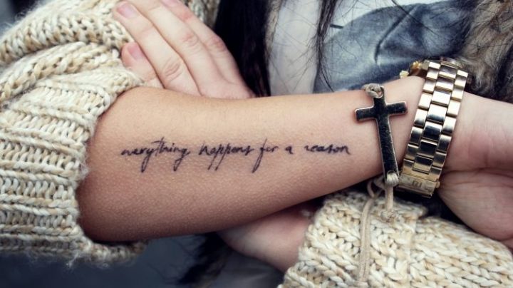 Recuerda tu valentía gracias estos tatuajes para mujeres con frases motivadoras