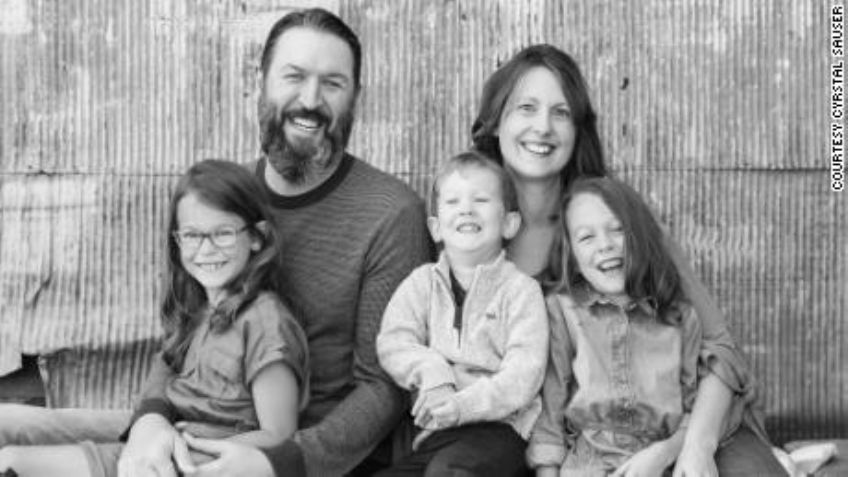 "Murió por ser muy sexy": Viuda escribe un divertido obituario para su fallecido esposo